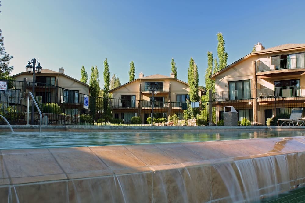 Infinity pool