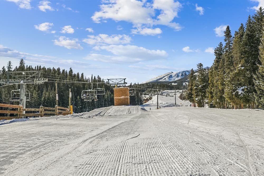 Snow and ski sports