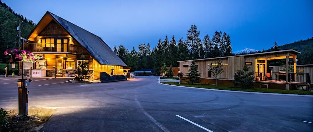 Front of property - evening/night