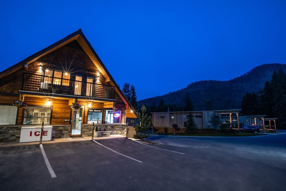 Front of property - evening/night