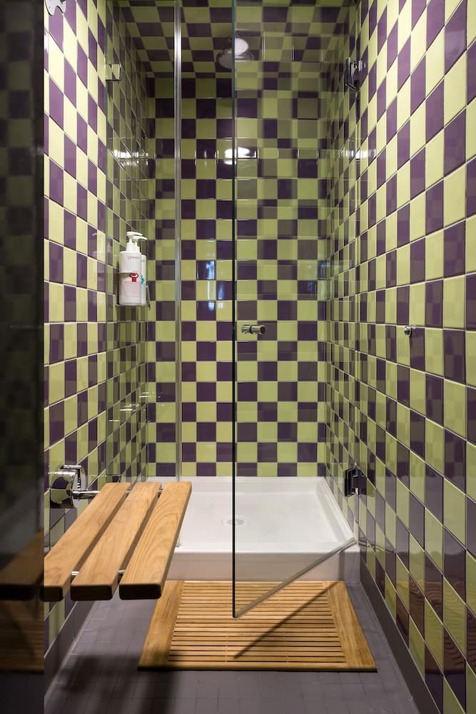 Bathroom shower