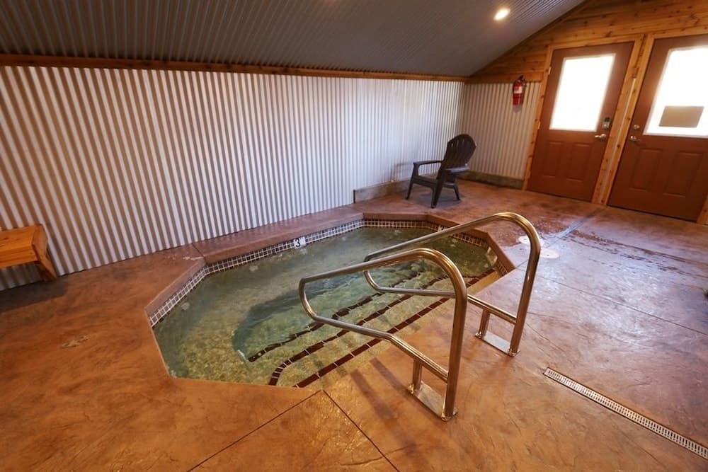 Indoor spa tub