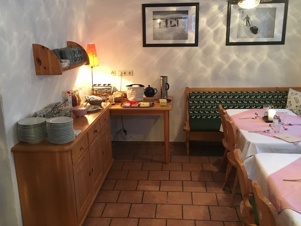Breakfast area