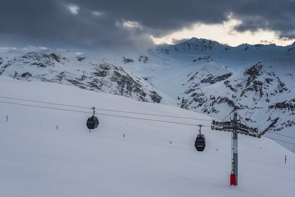 Snow and ski sports