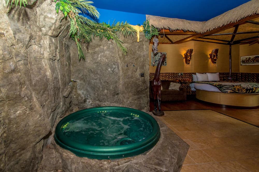 Private spa tub