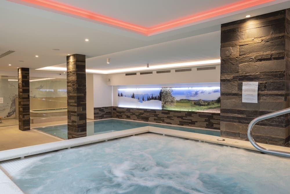 Jetted tub