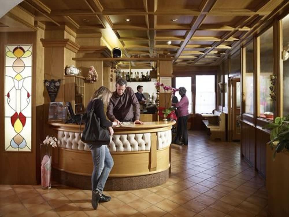 Check-in/check-out kiosk