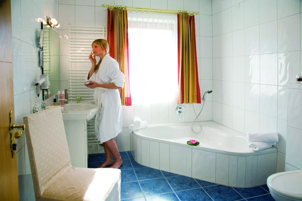 Bathroom amenities