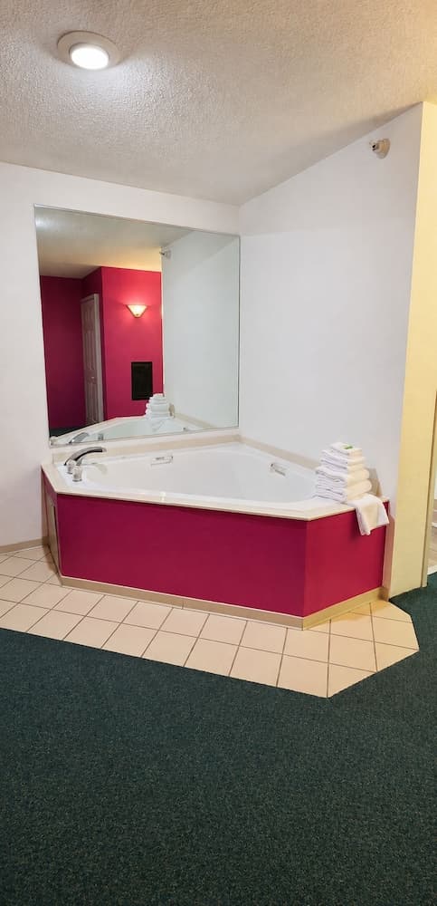 Jetted tub