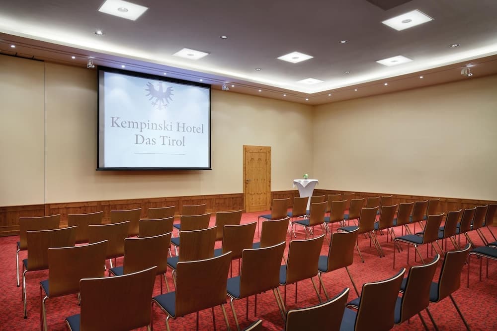 Meeting facility