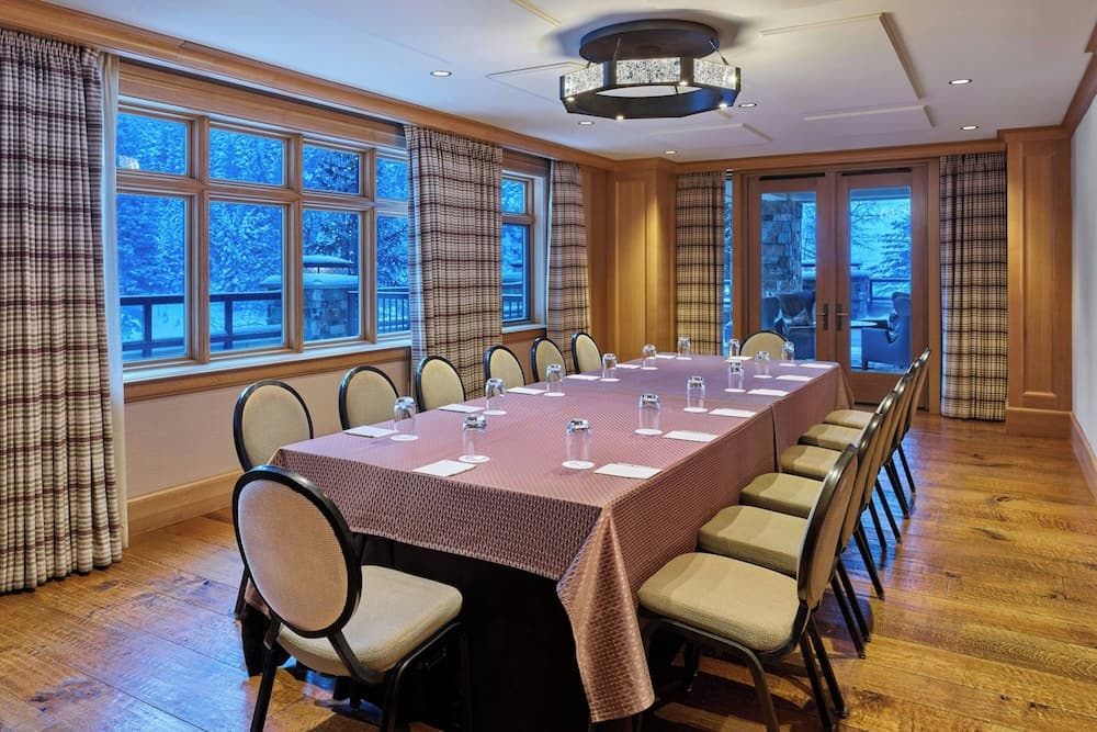 Meeting facility