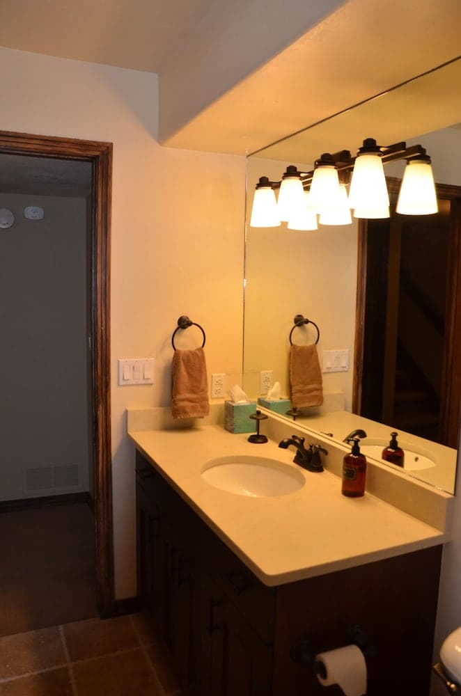 Bathroom sink