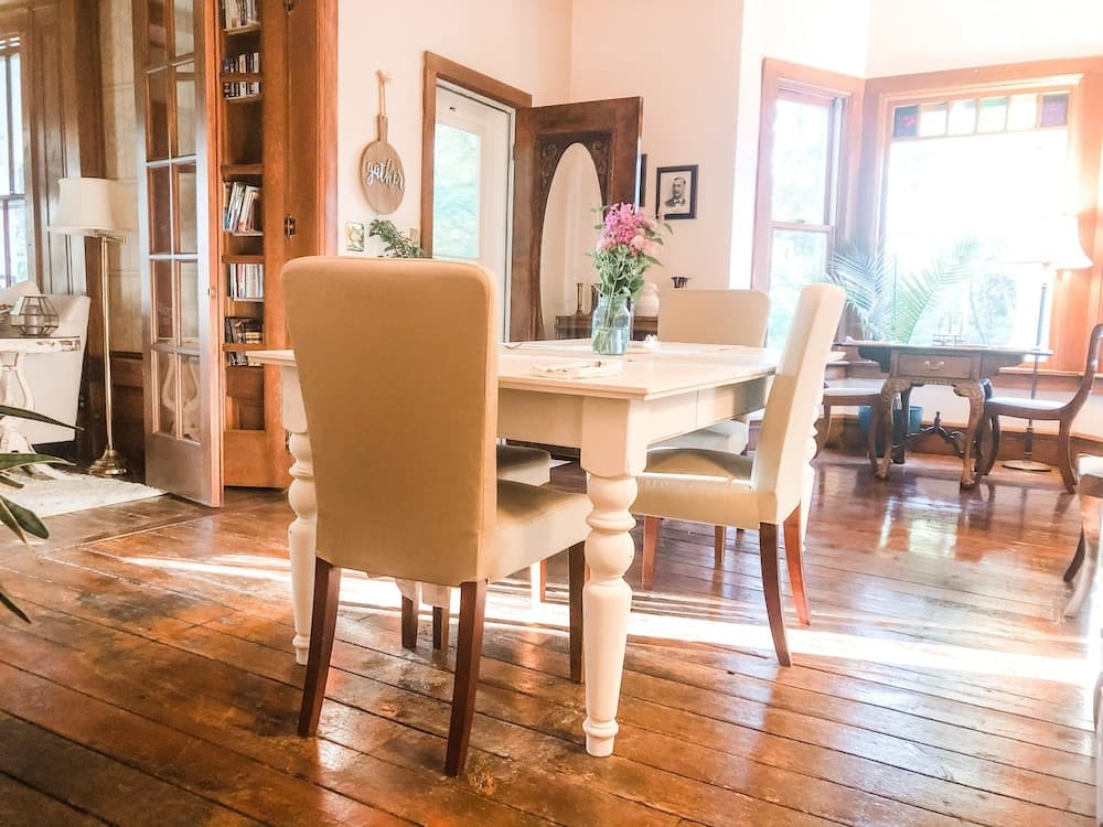 Breakfast area