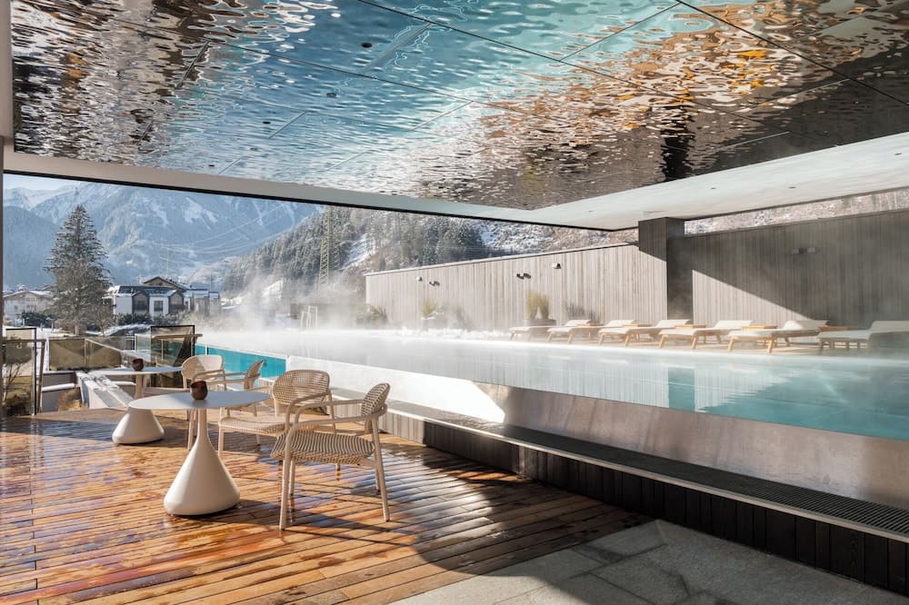 Infinity pool