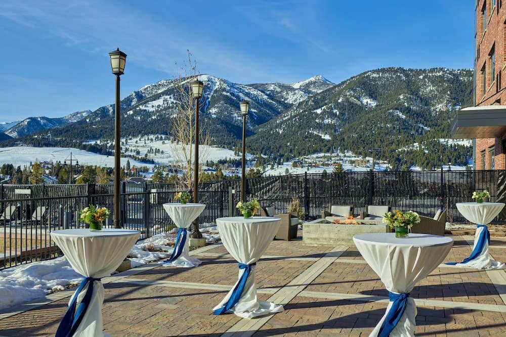 Banquet hall
