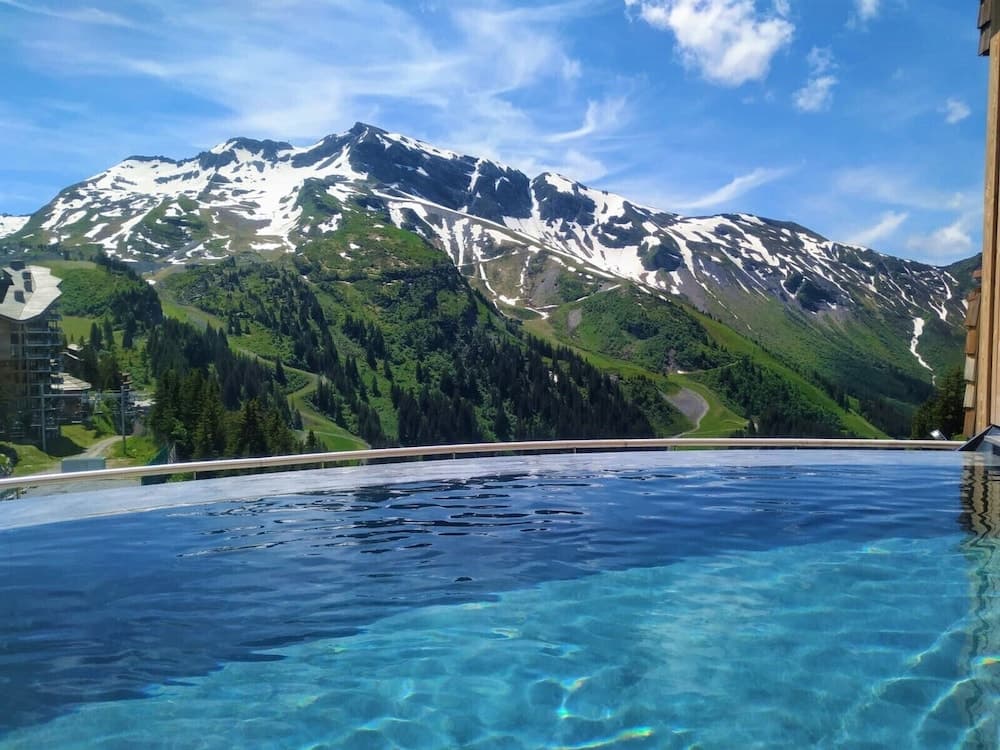 Infinity pool