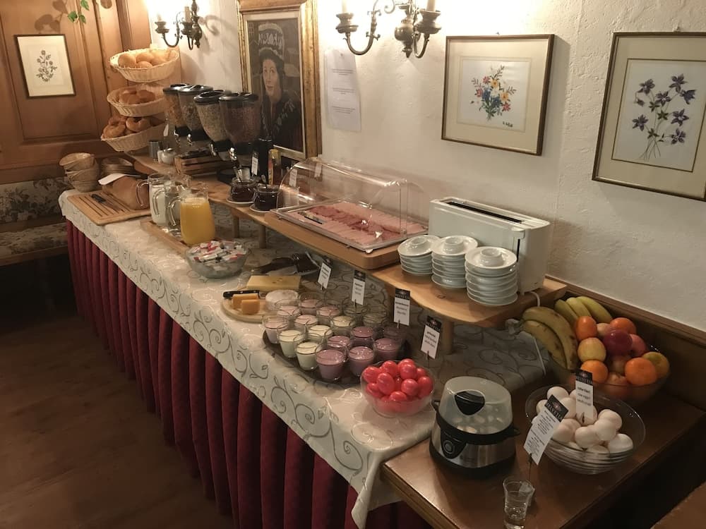 Breakfast buffet
