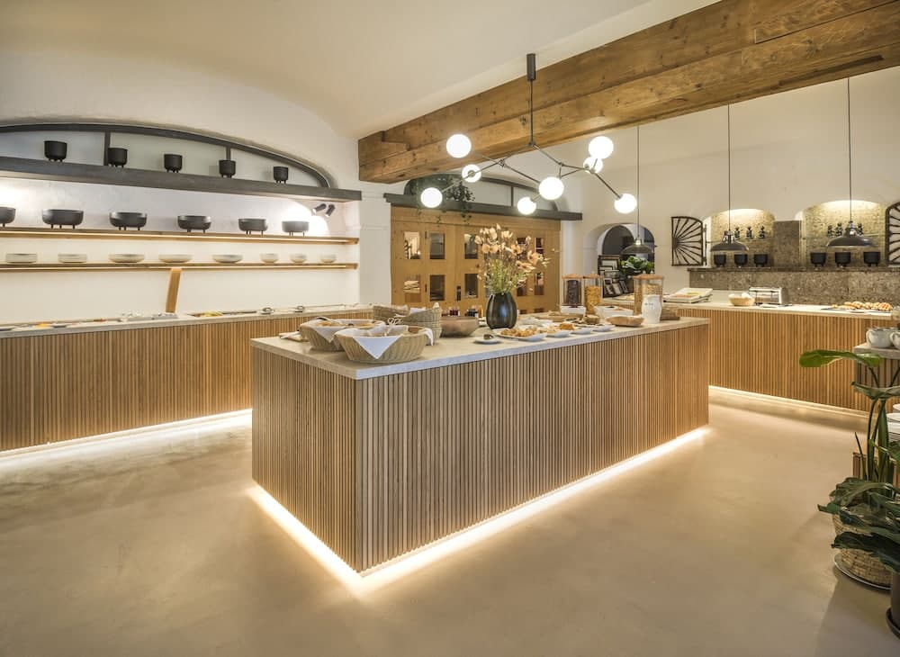Breakfast buffet