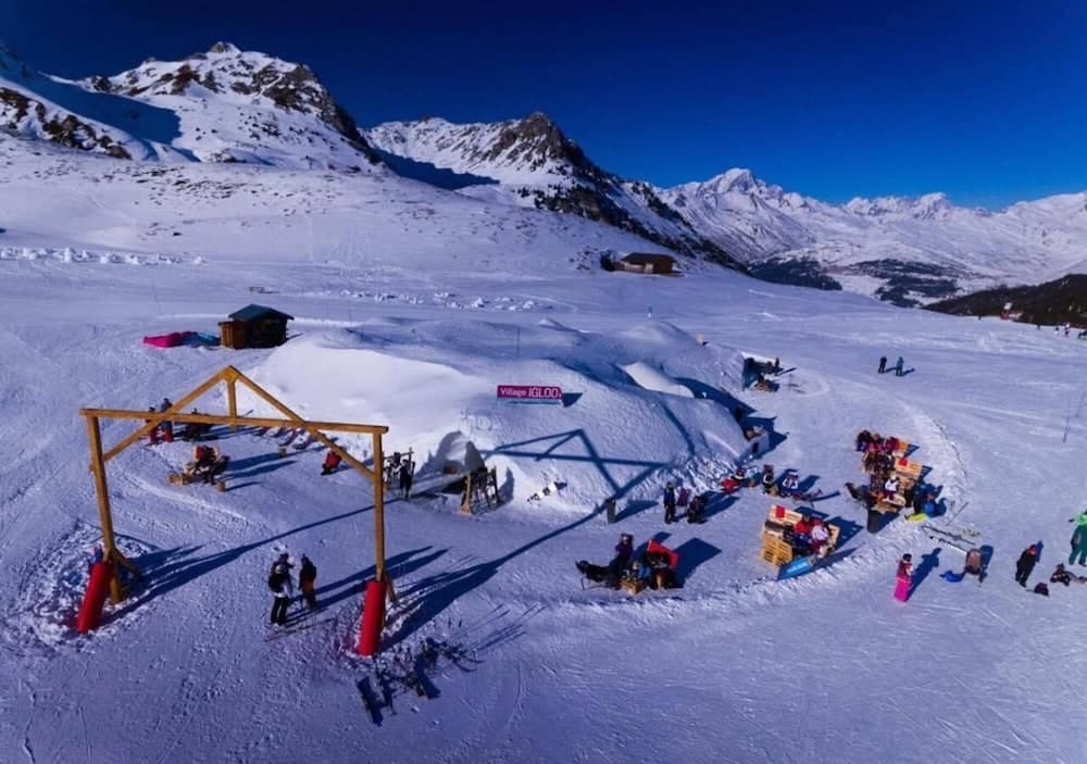 Snow and ski sports