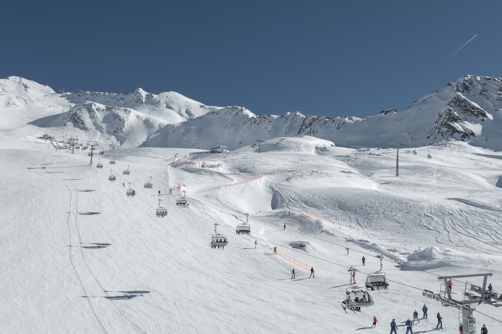Snow and ski sports