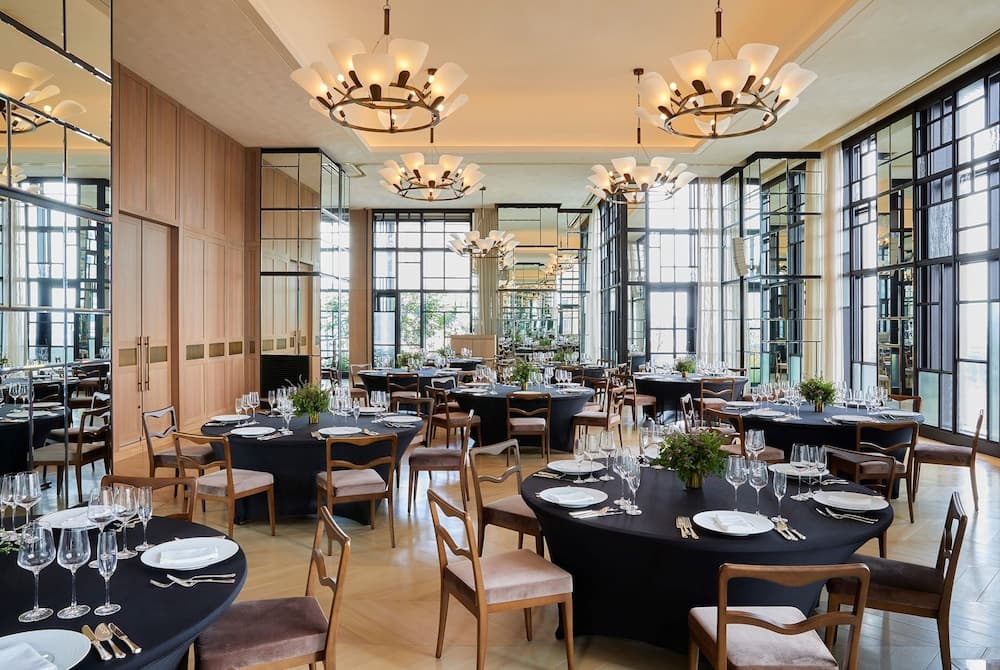 Banquet hall