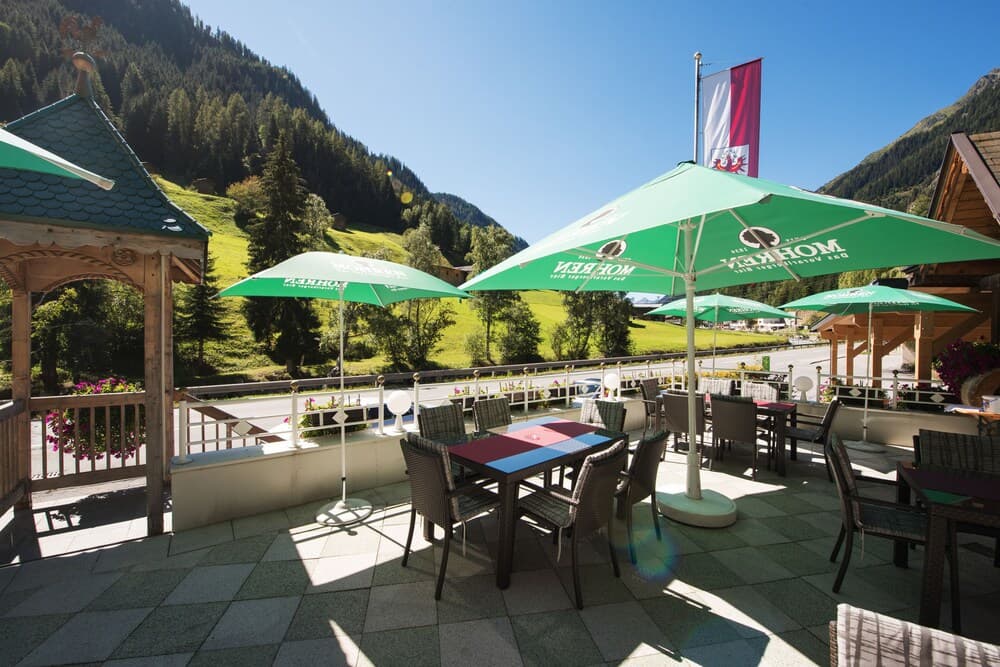 Sundeck
