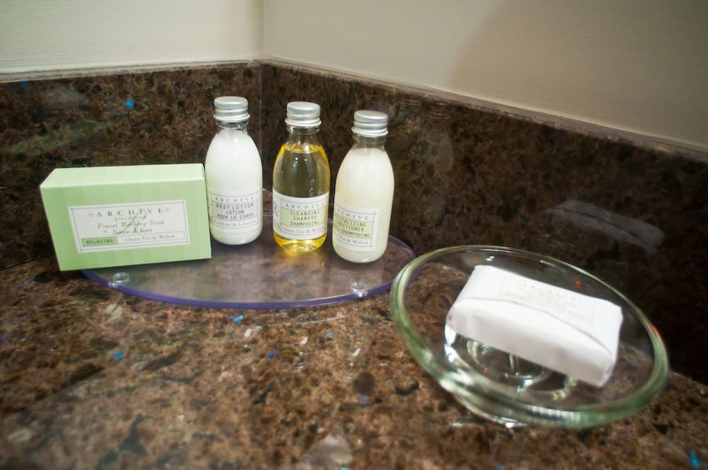Bathroom amenities