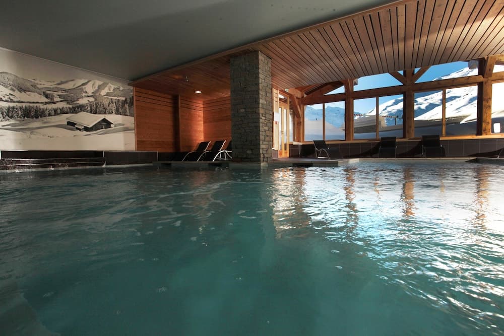 Exercise/lap pool