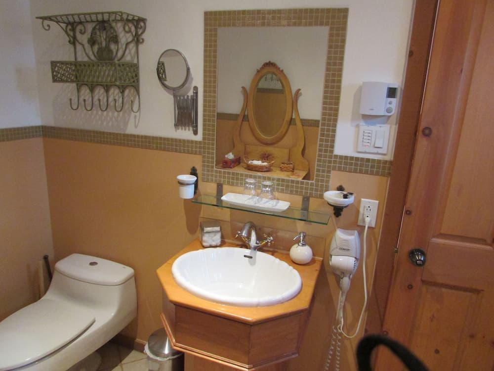 Bathroom sink