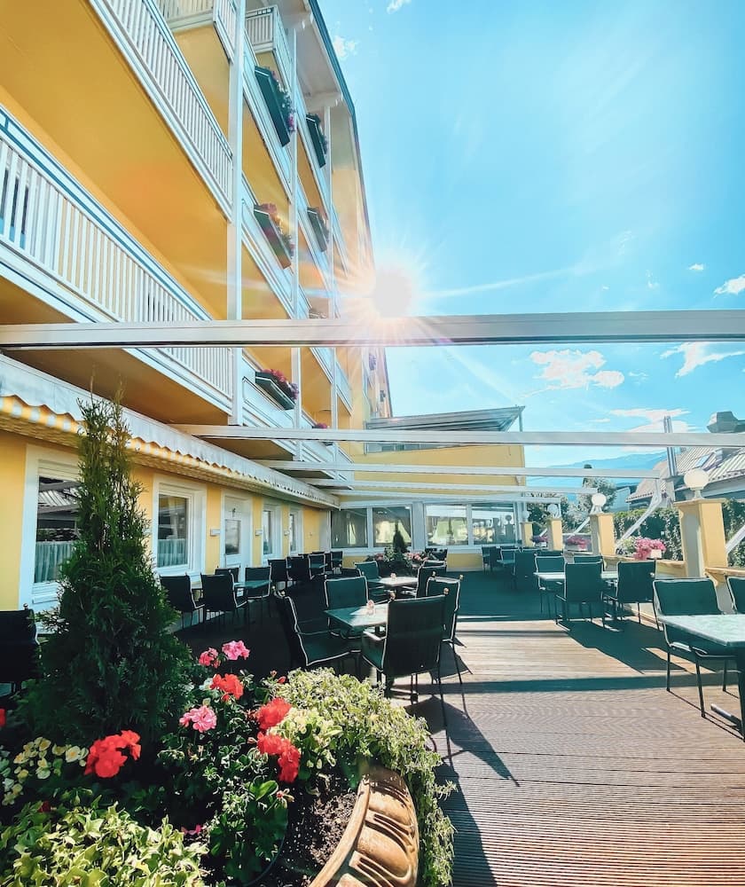 Sundeck