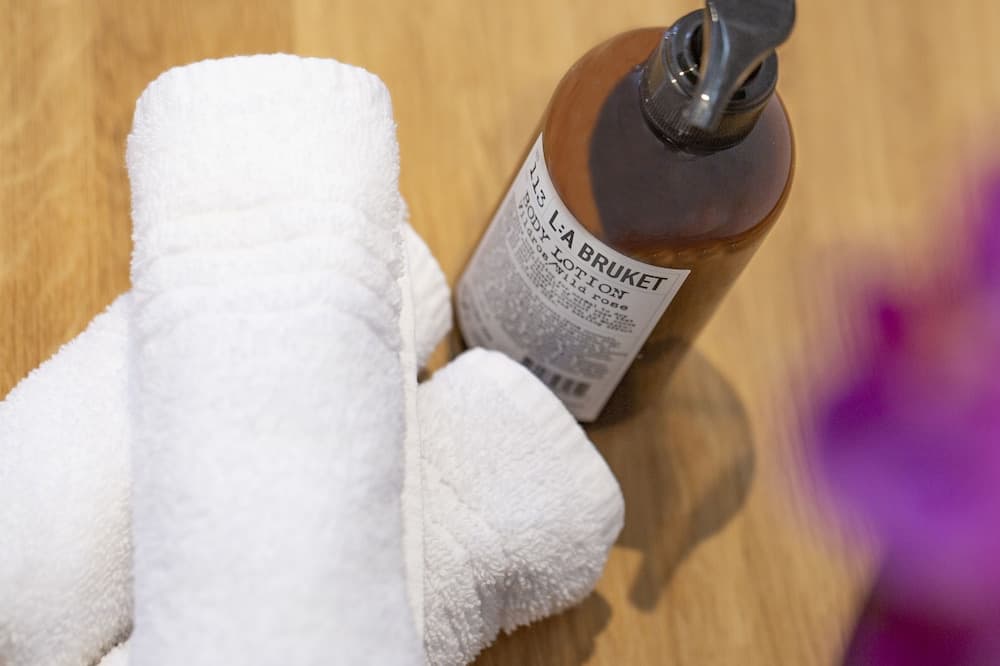 Bathroom amenities