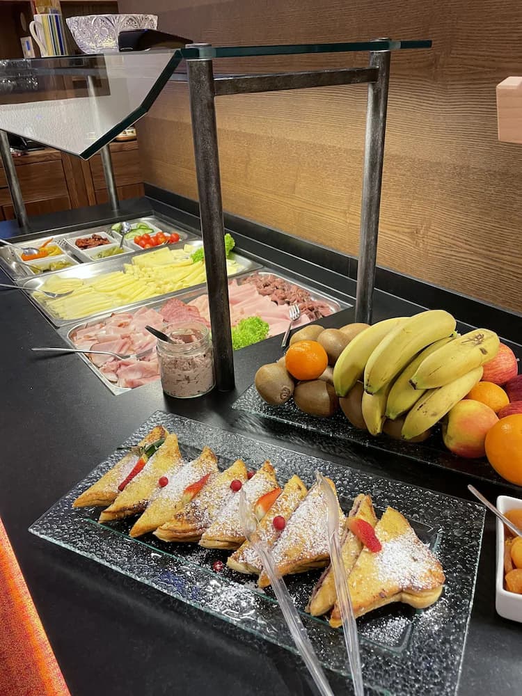 Breakfast buffet