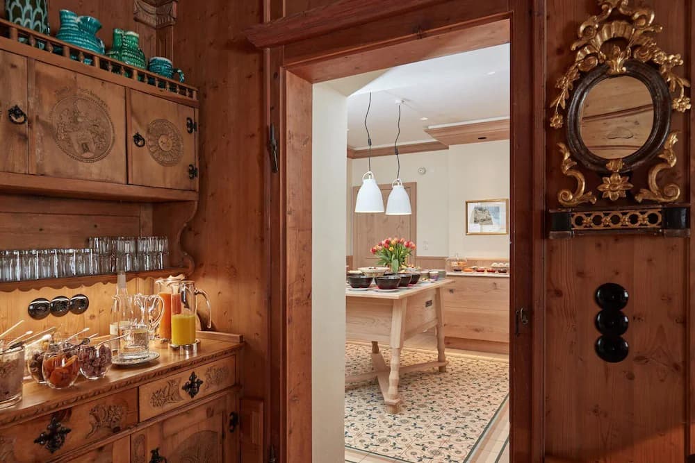 Breakfast area