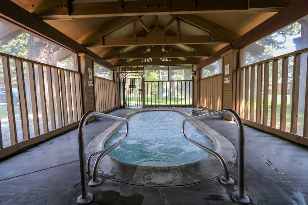 Indoor spa tub