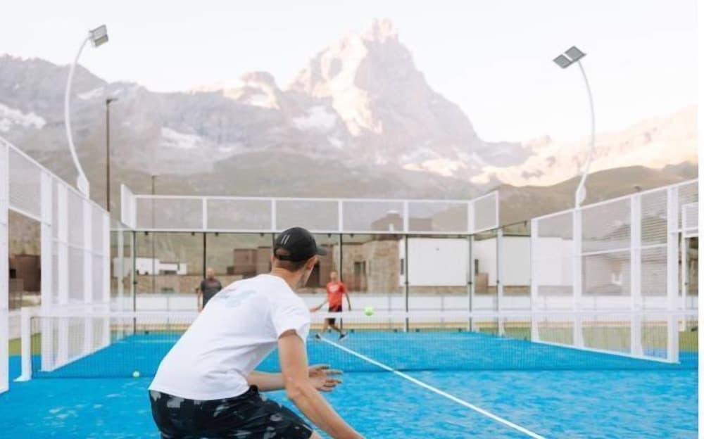 Sport court
