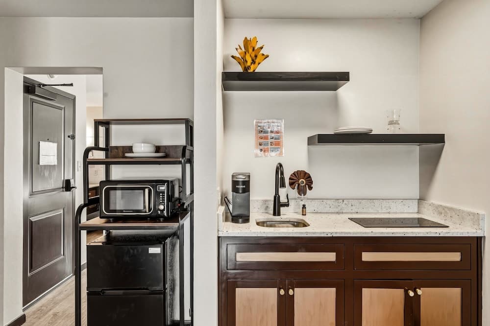 Private kitchenette
