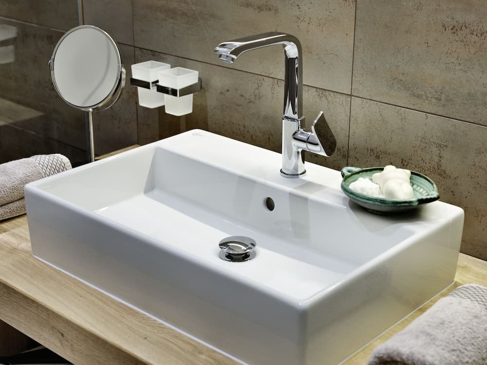 Bathroom sink