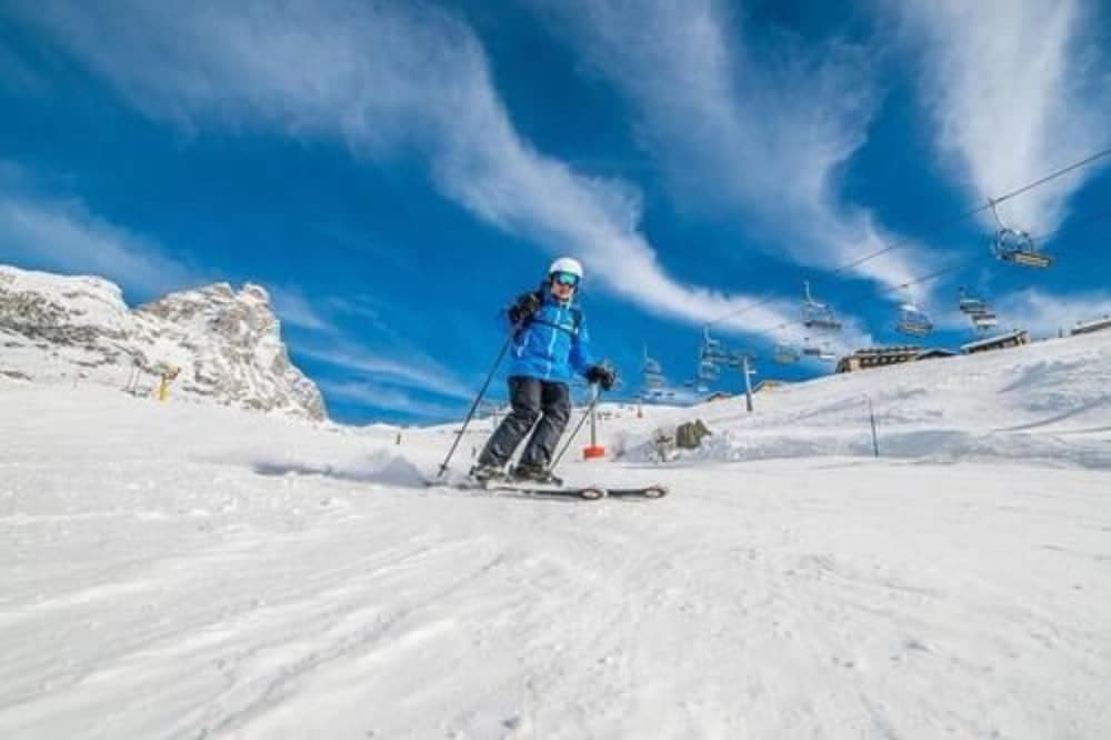 Snow and ski sports