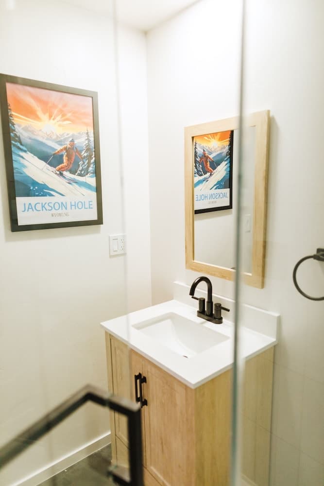 Bathroom shower