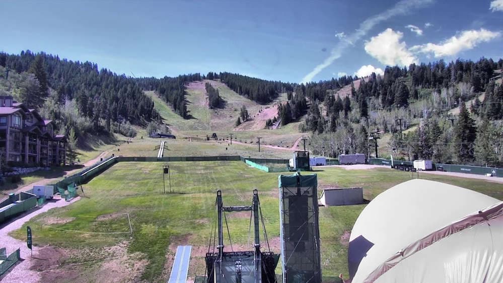 Deer Valley - Snow Park Lodge Cam