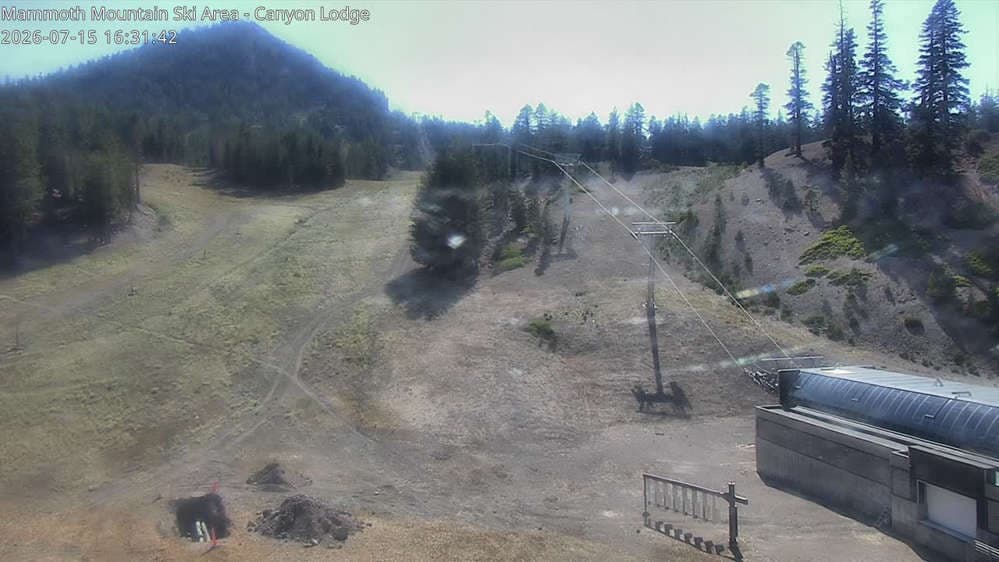 Mammoth Mountain - Canyon Lodge Lincoln Mountain Webcam