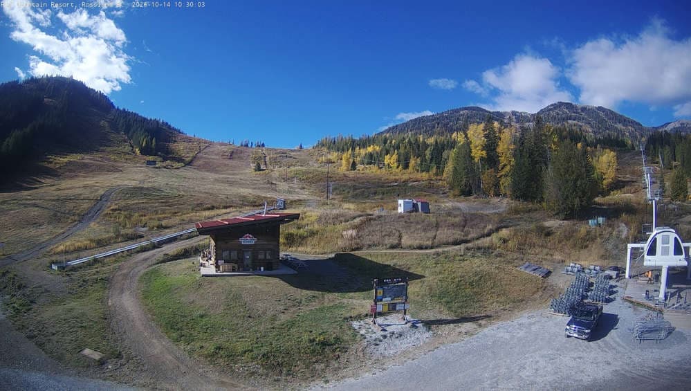 Red Resort - Base Lodge Cam