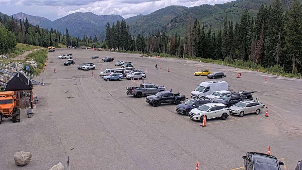 Solitude: Moonbeam Parking Lot Cam