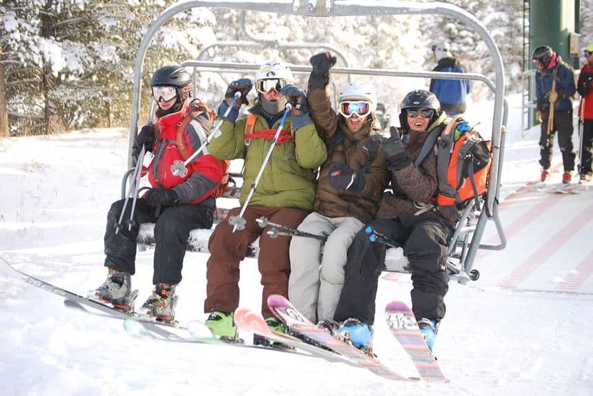 5 Best Ski Resorts for College Students